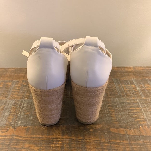 Refresh White Leather Wedges - Picture 4 of 5
